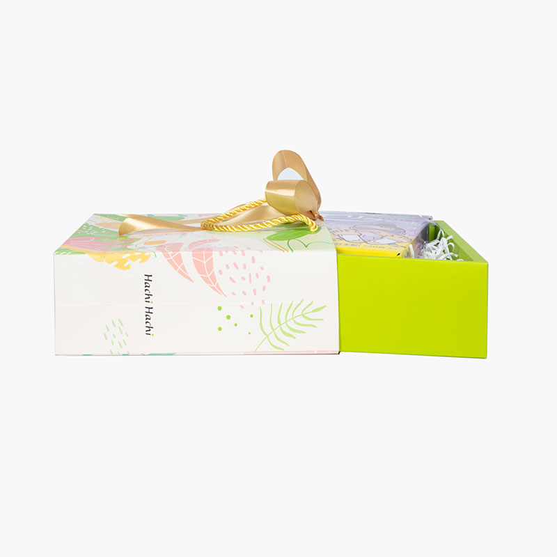 Hộp giấy giftset Hachi Hachi 2409 - Mẫu 1 (25.5x20.5x7.5cm) thương hiệu 