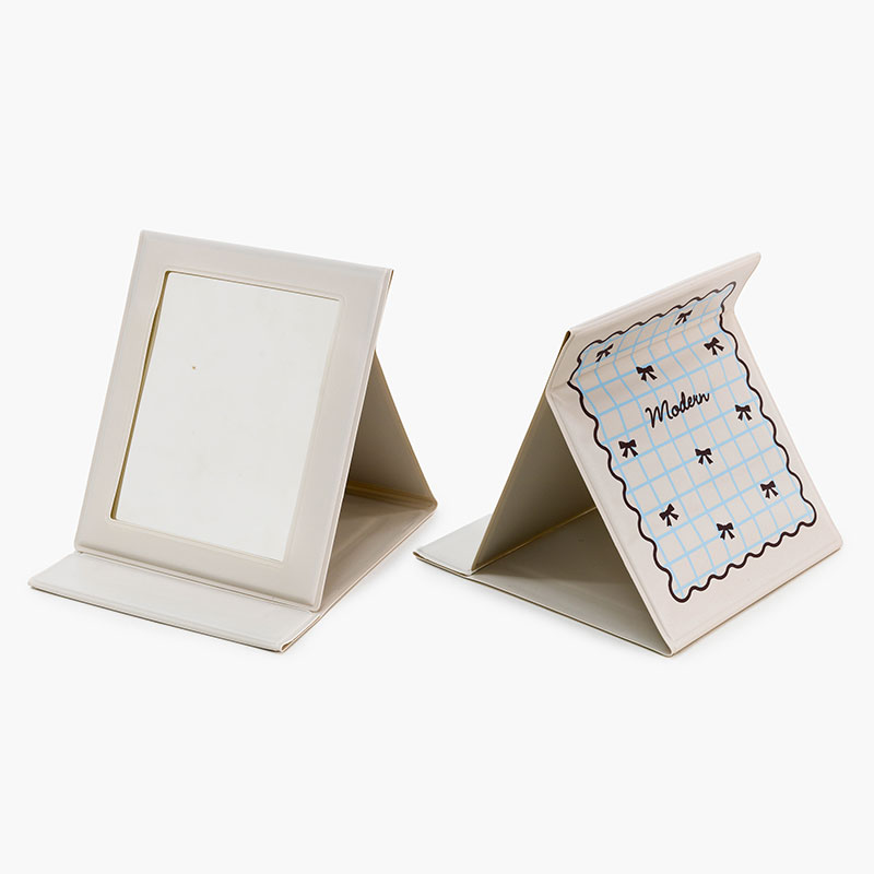 Gương soi gấp gọn, có thể đặt đứng 13x11cm (Nhiều mẫu)-Giao mẫu ngẫu nhiên thương hiệu SYNAPSE