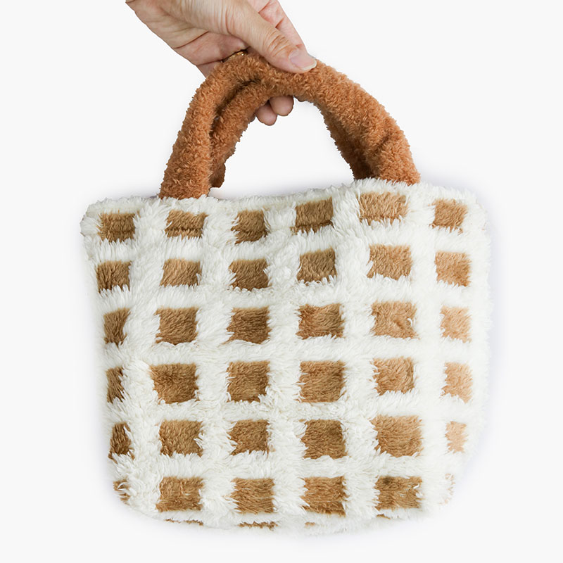 Túi Tote lông mềm mại có quai xách 20x28cm  thương hiệu WATTS