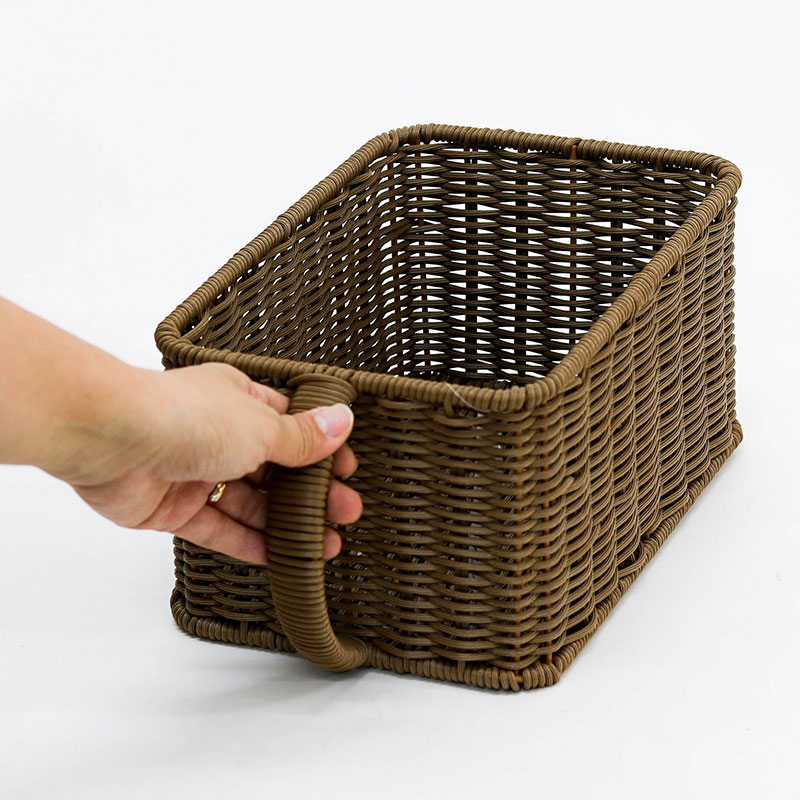 Khay đựng vật dụng giả mây có tay cầm 17.5x27cm  thương hiệu WATTS