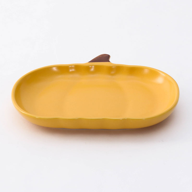 Đĩa gốm 16x13cm, đĩa gốm sứ nông lòng, cạn lòng (Hình bí đỏ vàng), dùng được lò vi sóng thương hiệu WATTS