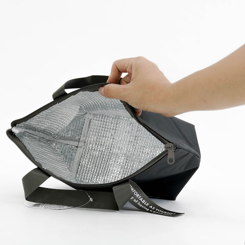 Túi đựng hộp cơm giữ nhiệt 19x20cm thương hiệu KARINPIA