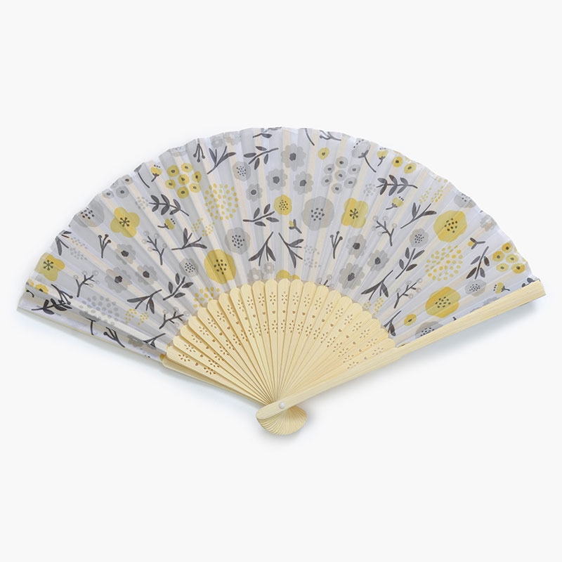 Quạt xếp cầm tay 21cm họa tiết Bắc Âu thương hiệu TAKEDA