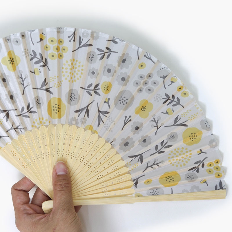 Quạt xếp cầm tay 21cm họa tiết Bắc Âu thương hiệu TAKEDA