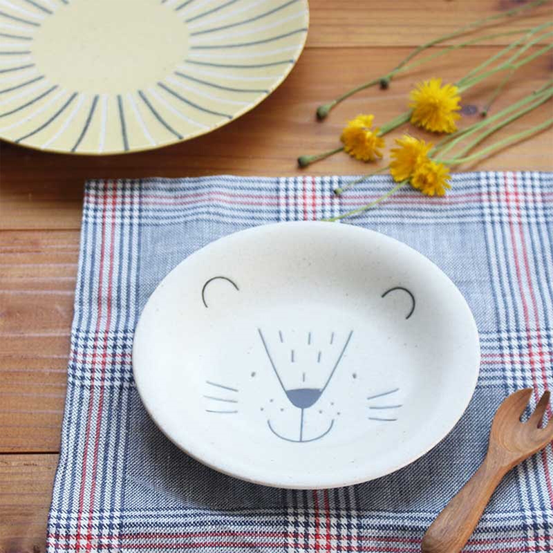 Đĩa sứ Nhật Bản 16.5cm Sư tử, dùng được lò vi sóng thương hiệu 
