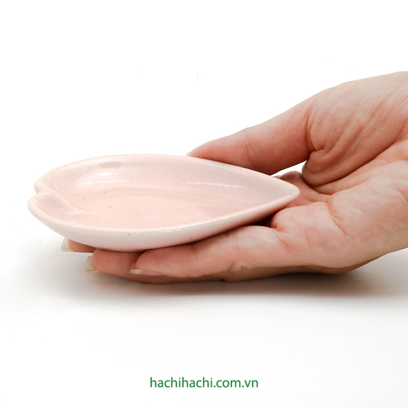 Đĩa sứ Nhật Bản 10x7.5cm Cánh hoa Sakura, dùng được lò vi sóng thương hiệu 