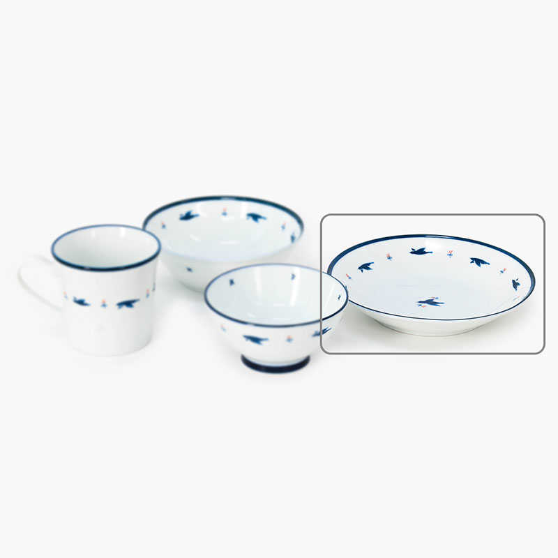 Đĩa sứ Nhật Bản 18cm, đĩa gốm sứ nông lòng, cạn lòng (Họa tiết chim vỗ cánh), dùng được lò vi sóng thương hiệu 