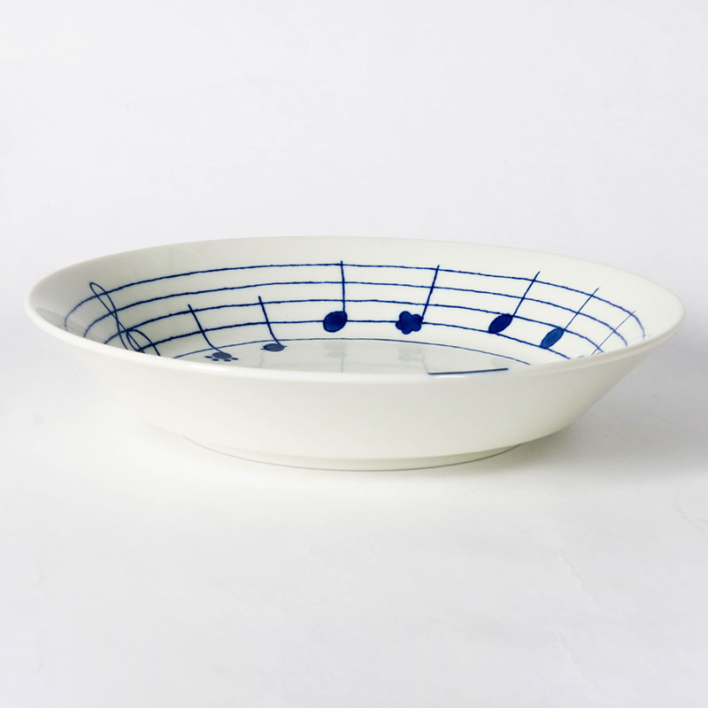 Đĩa sứ Nhật Bản 20.7cm, đĩa gốm sứ nông lòng, cạn lòng (Thế giới mèo), dùng được lò vi sóng thương hiệu KANEWAKA