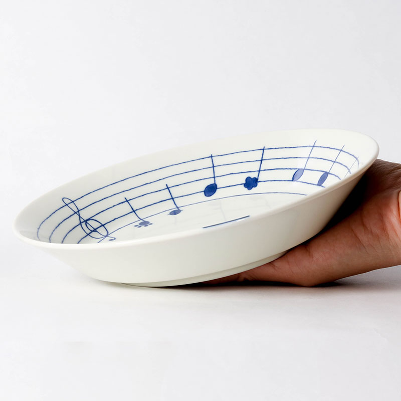 Đĩa sứ Nhật Bản 20.7cm, đĩa gốm sứ nông lòng, cạn lòng (Thế giới mèo), dùng được lò vi sóng thương hiệu KANEWAKA