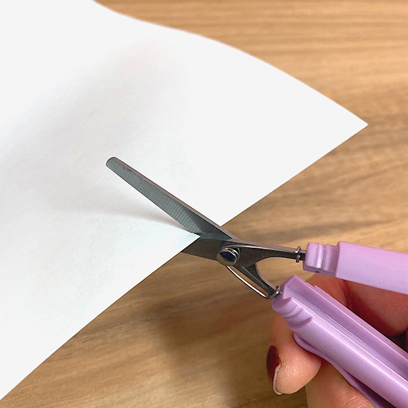 Kéo văn phòng, thủ công mini gấp gọn bỏ túi 11.3cm (Nhiều mẫu)-Giao mẫu ngẫu nhiên thương hiệu 