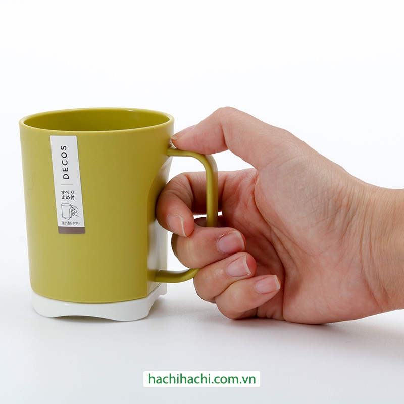 Ly nhựa đế chống trượt 250ml (Nhiều mẫu)-Giao mẫu ngẫu nhiên thương hiệu FRIEND