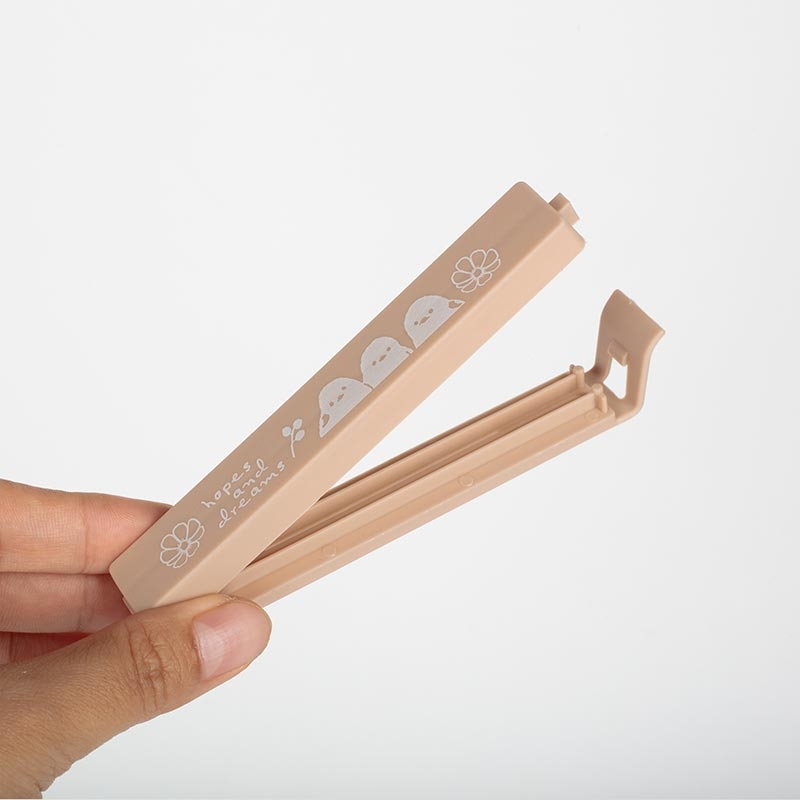 Đồ kẹp miệng túi 6cm, 11cm hình chim Shimaenaga 12 cái (Xám-Hồng-Nâu) thương hiệu 
