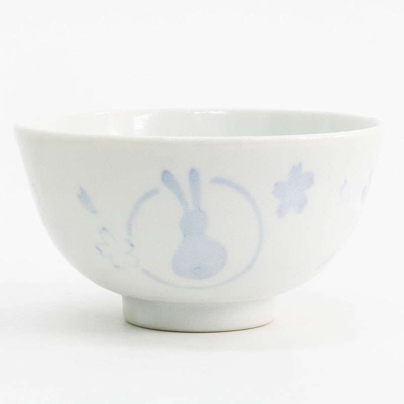 Chén bát sứ Nhật Bản, chén bát ăn cơm 11cm (Thỏ Sakura xanh), dùng được lò vi sóng thương hiệu 