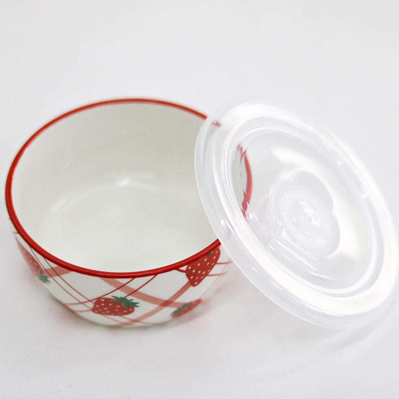 Hộp sứ đựng thức ăn 11cm (Hình dâu tây) thương hiệu SHINANO