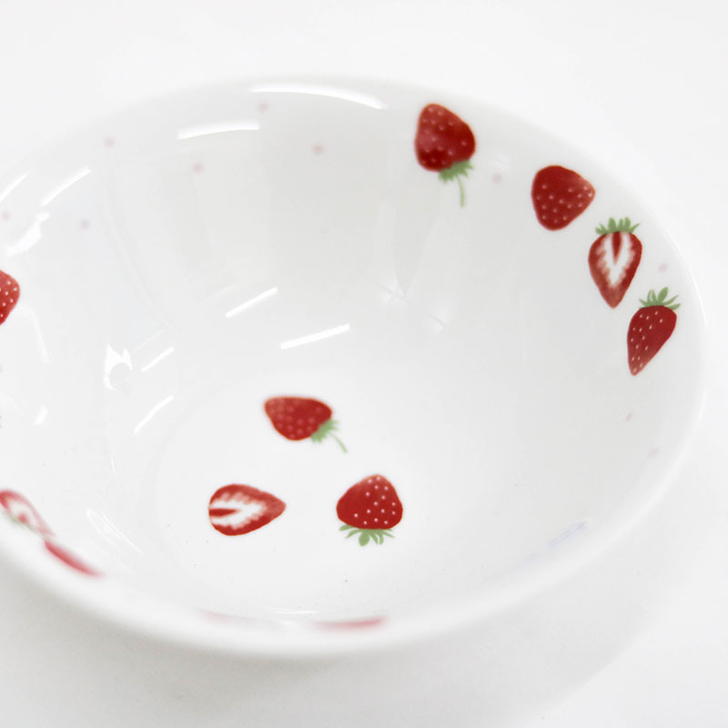 Tô sứ 14.5cm (Hình dâu tây), dùng được lò vi sóng thương hiệu SHINANO