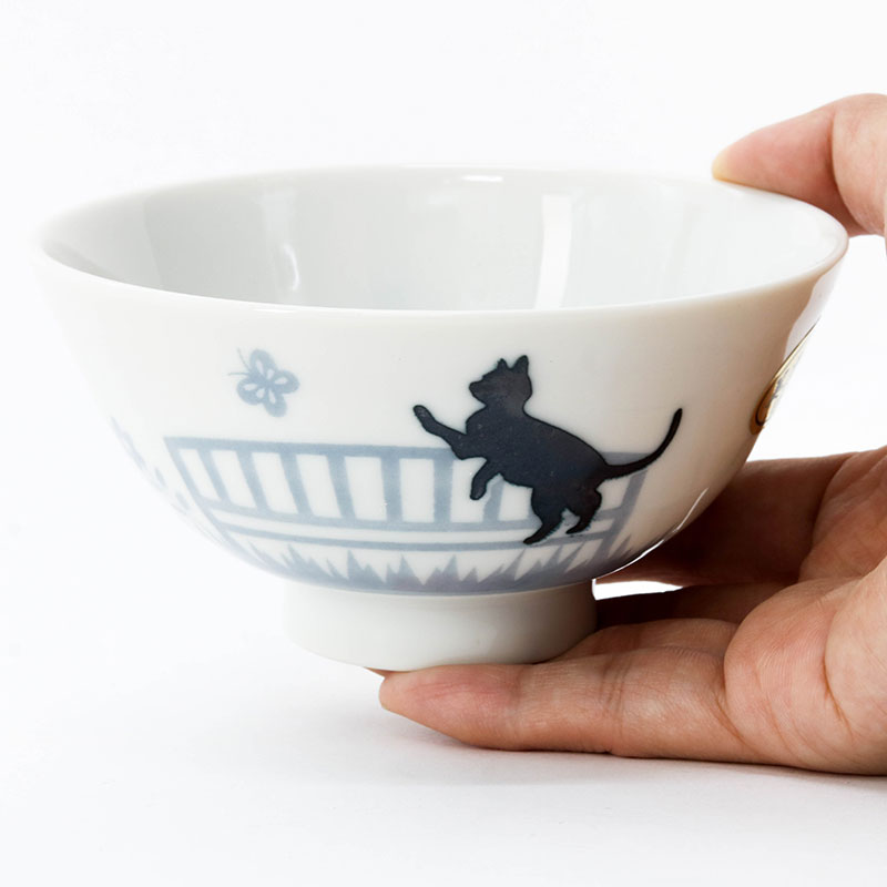 Chén bát sứ Nhật Bản, chén bát ăn cơm 11cm (Mèo & bướm), dùng được lò vi sóng, dùng được lò vi sóng thương hiệu HORIKOSHI