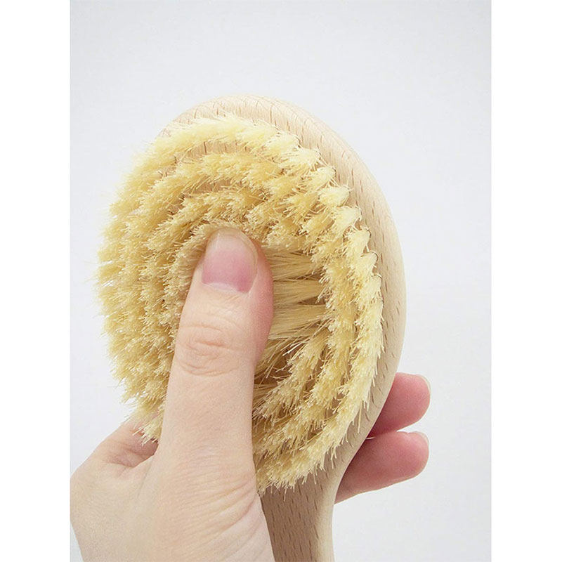 Bàn chải khô body, tẩy da chết, tắm massage toàn thân Towa 35cm (Lông tự nhiên - Cán gỗ) thương hiệu TOWA