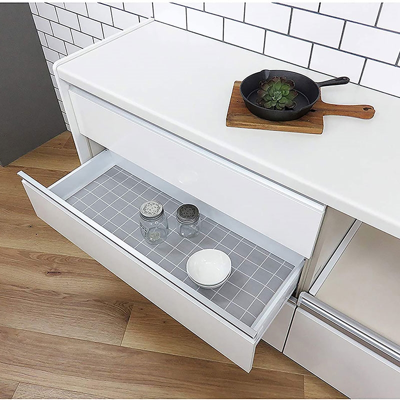 Tấm lót tủ bếp chống khuẩn khử mùi 35x360cm (Màu xám) thương hiệu TOWA