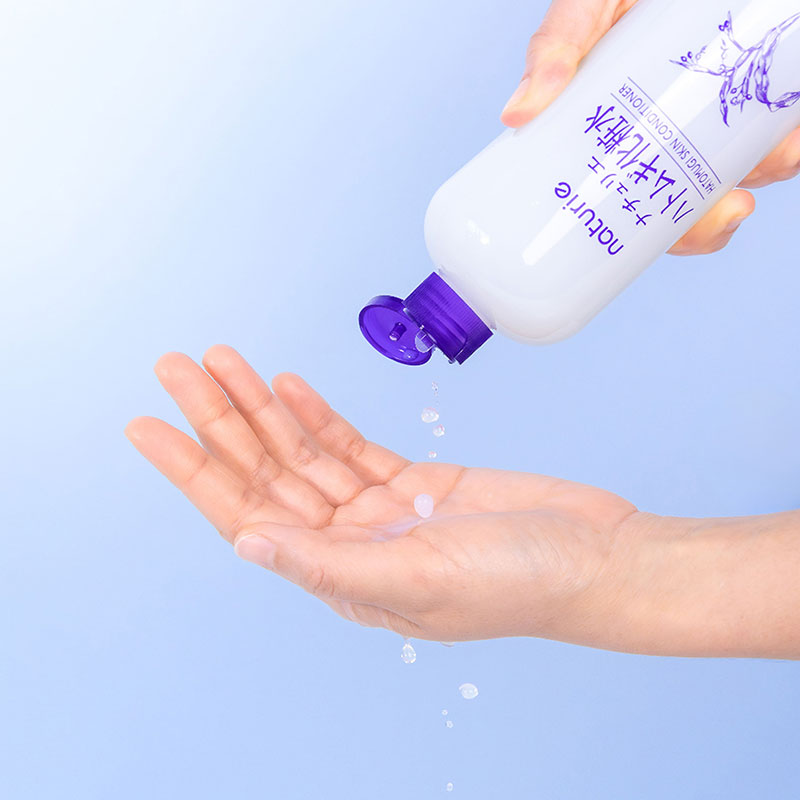 Nước dưỡng ẩm Nhật Bản chiết xuất hạt ý dĩ Naturie cấp ẩm sâu cân bằng da 500ml thương hiệu 