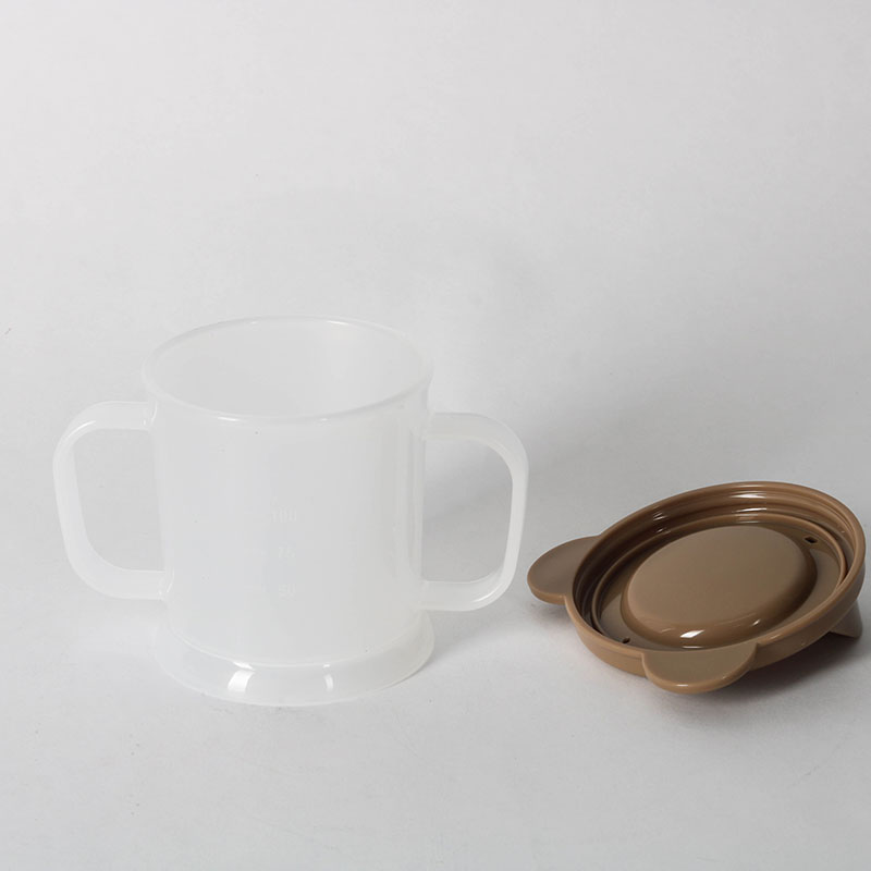 Ly tập uống cho bé hình gấu 165ml thương hiệu SURUGA