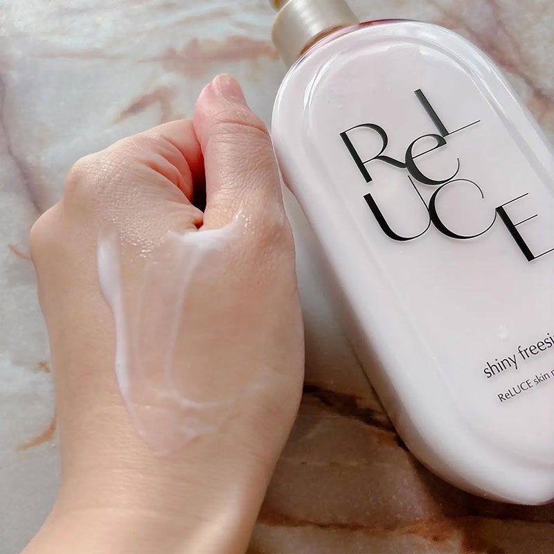 Sữa dưỡng thể toàn thân Nhật Bản Reluce hương hoa lan Freesia dưỡng sáng da 300ml thương hiệu 