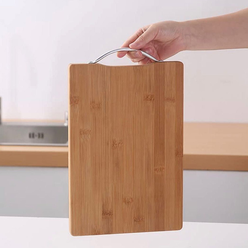 Thớt gỗ tre chữ nhật có móc treo 35x24cm thương hiệu FUJI BOEKI
