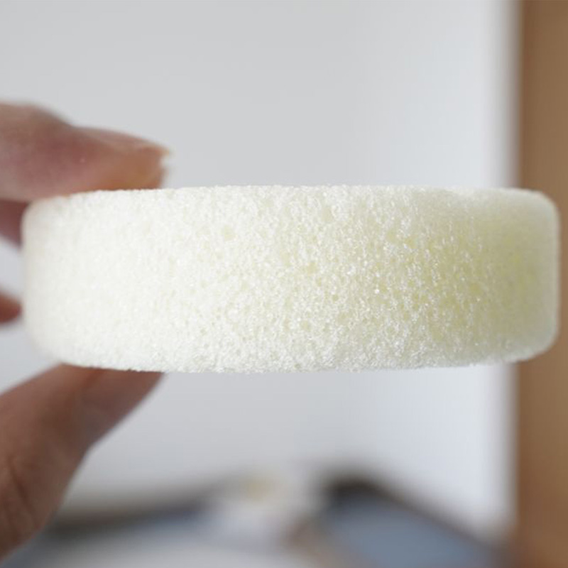 Đá bọt biển chà gót chân chiết xuất mật ong thương hiệu KOKUBO