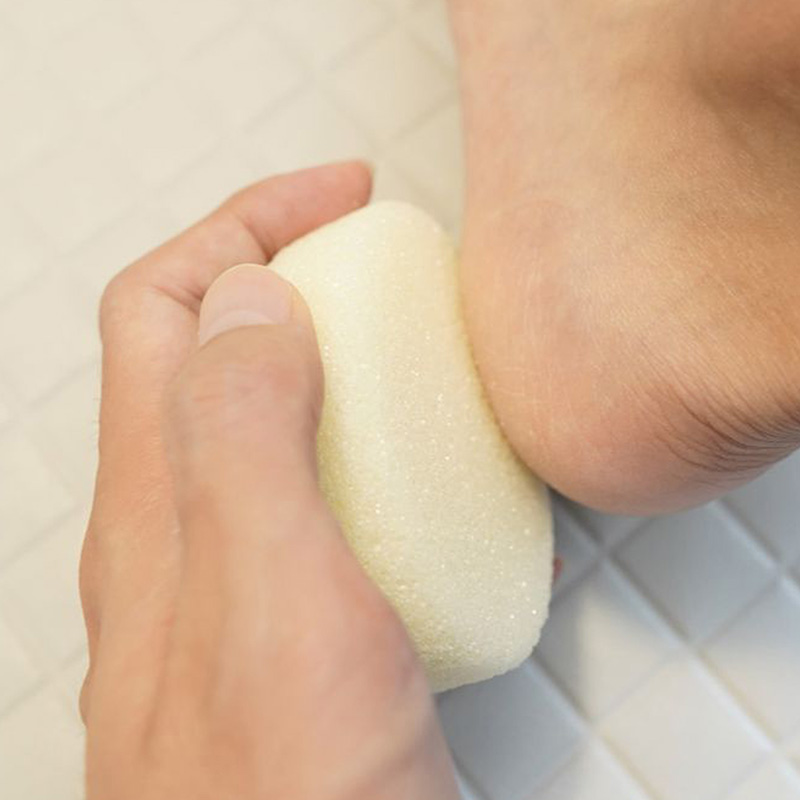 Đá bọt biển chà gót chân chiết xuất mật ong thương hiệu KOKUBO