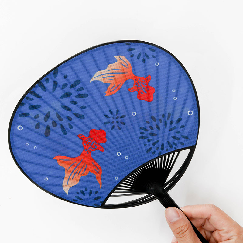 Quạt tròn cầm tay 19.8x28cm hình Cá vàng (Nhiều mẫu)-Giao mẫu ngẫu nhiên thương hiệu MOTOBAYASHI