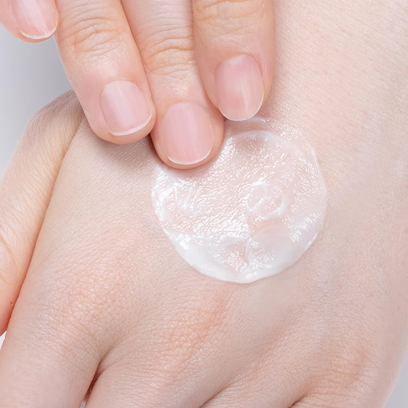 Kem dưỡng ẩm săn chắc da tay Nhật Bản Kose Coen Rich Q10 Whitening Moisture 80g thương hiệu KOSE