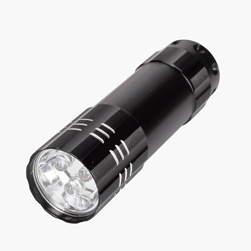 Đèn pin Led thân nhôm  (Nhiều màu)-Giao mẫu ngẫu nhiên