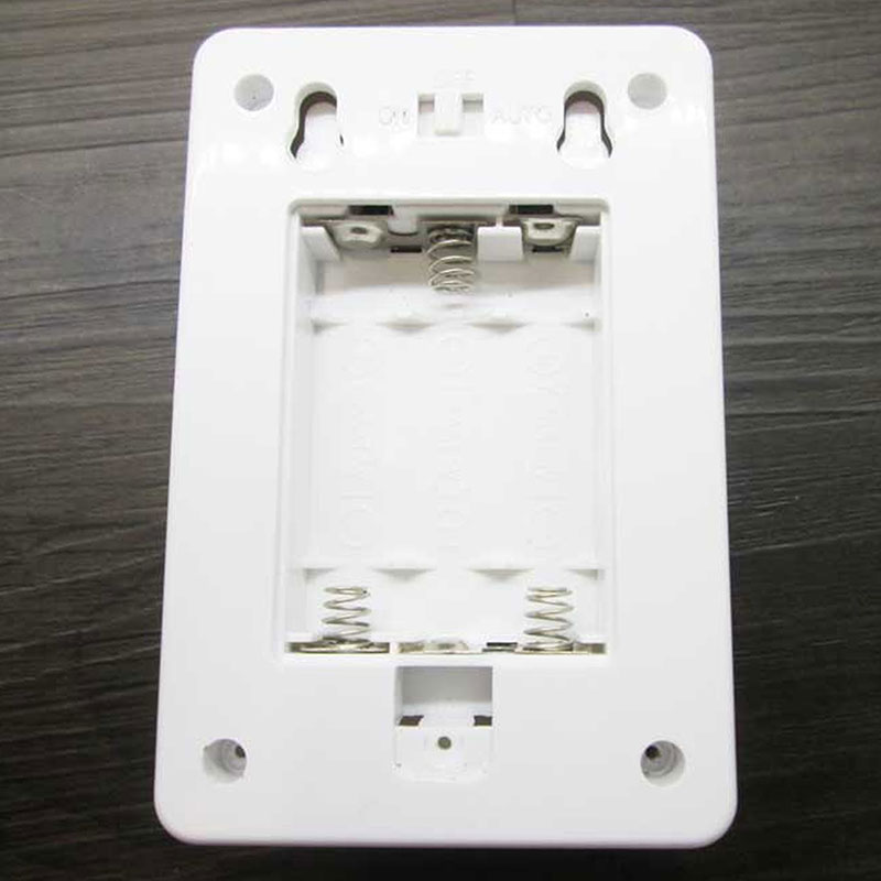 Đèn LED cảm biến dùng pin thương hiệu GREEN ORNAMENT
