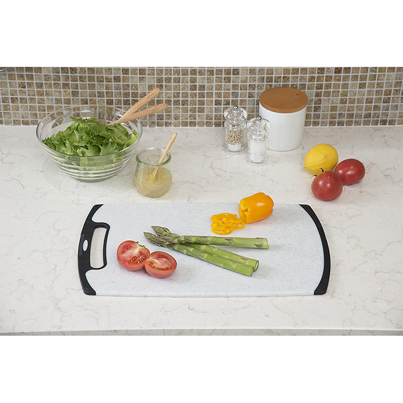 Thớt nhựa kháng khuẩn cao cấp Tonbo 37x22.5cm thương hiệu SHINKI GOSEI