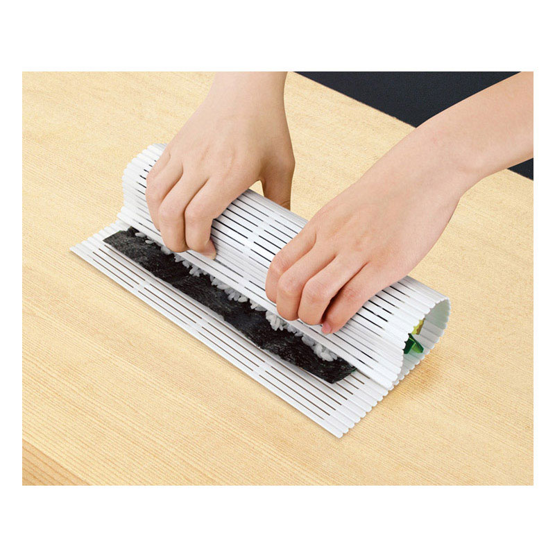 Mành nhựa cuốn sushi 24.2x21.5cm  thương hiệu SANADA