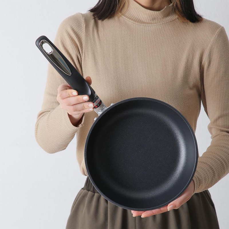 Chảo chống dính cao cấp Nhật Bản Hokuriku 22cm thương hiệu HOKURIKU