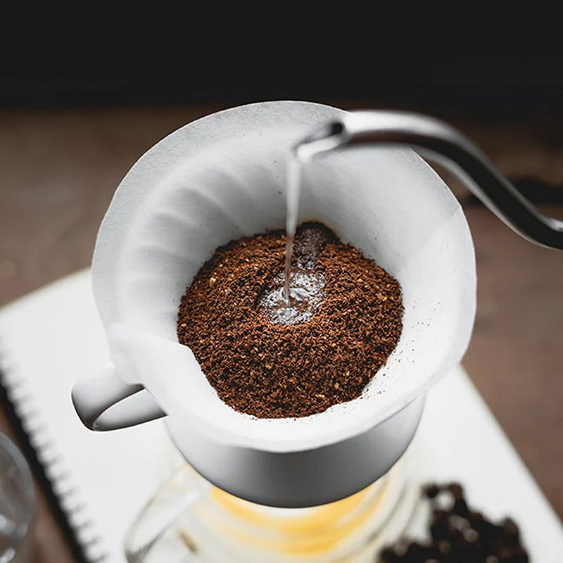 Giấy lọc cà phê Nhật Bản Hario 100 cái (V60 VCF-02-100WK) 1-4 cups màu trắng thương hiệu HARIO