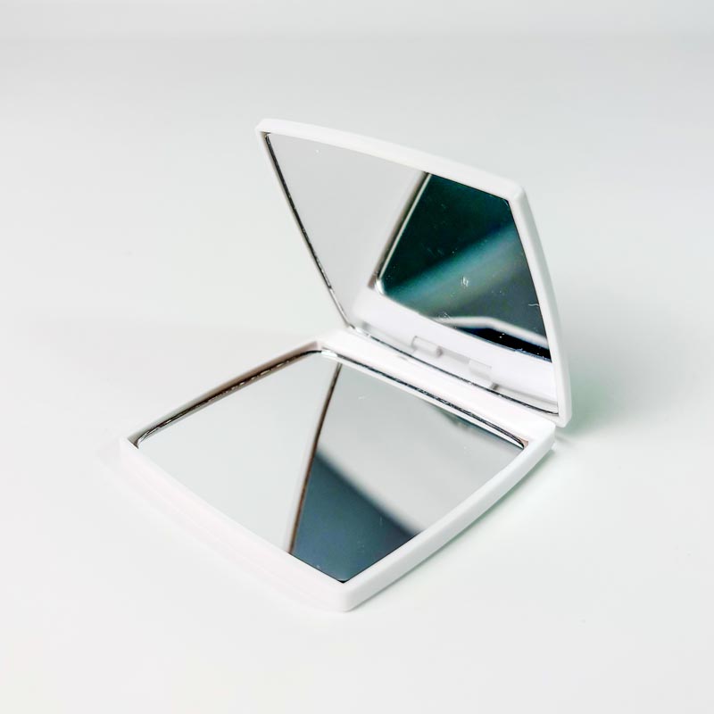 Gương soi bỏ túi 2 mặt có kính phóng đại 6.5x6.5cm thương hiệu MATSUNO INDUSTRY