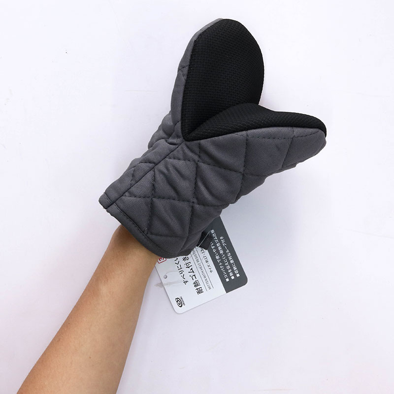 Bao tay nhấc nồi cách nhiệt, chống trượt (Xám đen) thương hiệu OKAZAKI