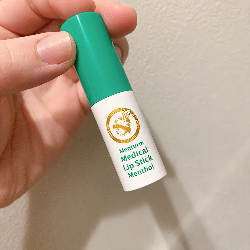 Son dưỡng Nhật Bản bạc hà dành cho môi khô và nứt nẻ Omi Menturm 3.2g thương hiệu 
