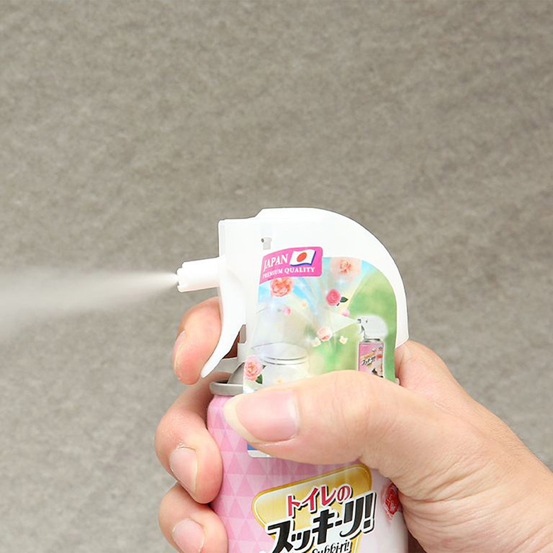 Bình xịt khử mùi Toilet Sukkiri hương hoa hồng trắng 320ml thương hiệu EARTH BIO CHEMICAL