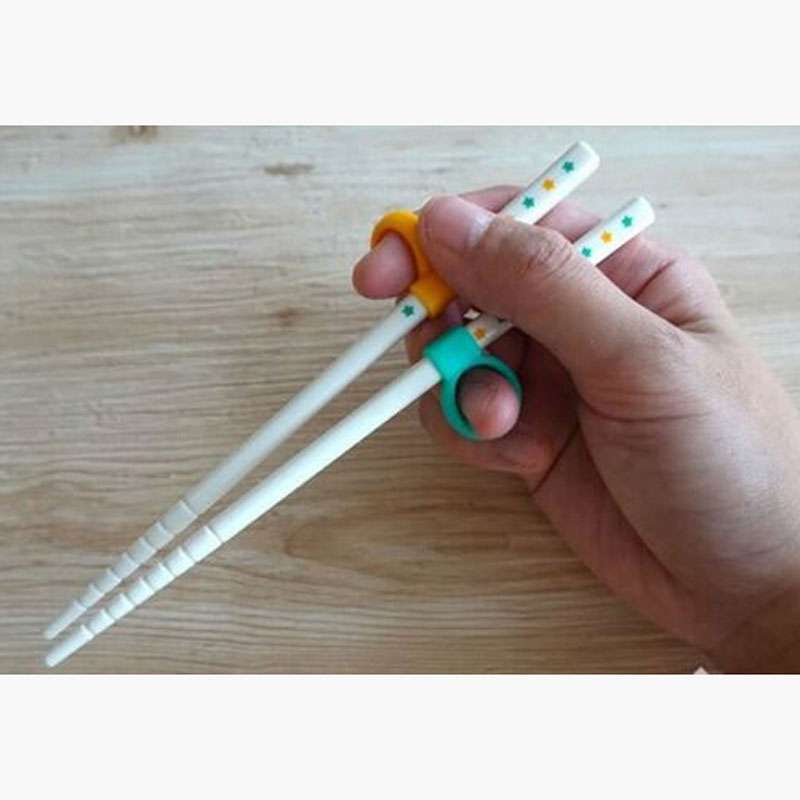 Combo siêu tiết kiệm Đũa tập ăn cho bé 16.5cm và Đũa tập ăn cho bé 15.5cm (Nhiều mẫu) thương hiệu 