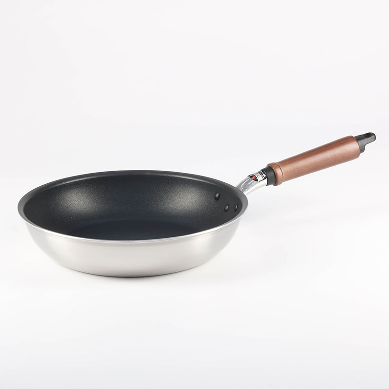 Combo siêu hời mua Chảo chống dính cao cấp Nhật Bản Hokuriku 26cm Plateado tặng Nồi inox Pearl Metal  18cm kèm nắp kính thương hiệu 