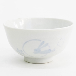 Chén bát sứ Nhật Bản, chén bát ăn cơm 11cm (Thỏ Sakura xanh), dùng được lò vi sóng