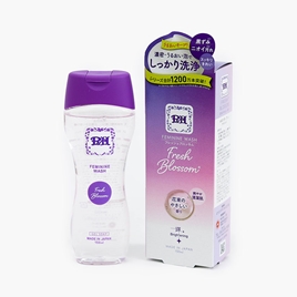 Dung dịch vệ sinh phụ nữ Nhật Bản hương hoa pH Japan Premium Feminine Wash Fresh Blossom 150ml