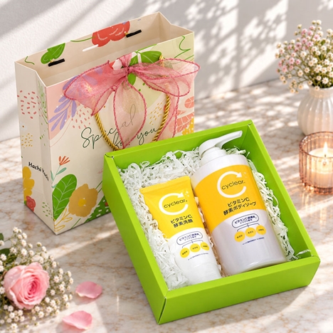 Giftset 20/10: Sữa rửa mặt sáng mịn da Vitamin C Enzyme Cyclear 130g và Sữa tắm dưỡng sáng mịn da 500ml