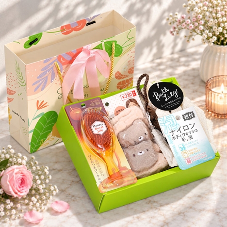 Giftset 20/10: Bông tắm, bao tay tắm, băng đeo tay và Lược chải tóc mật ong dưỡng suôn mềm Vess 16cm